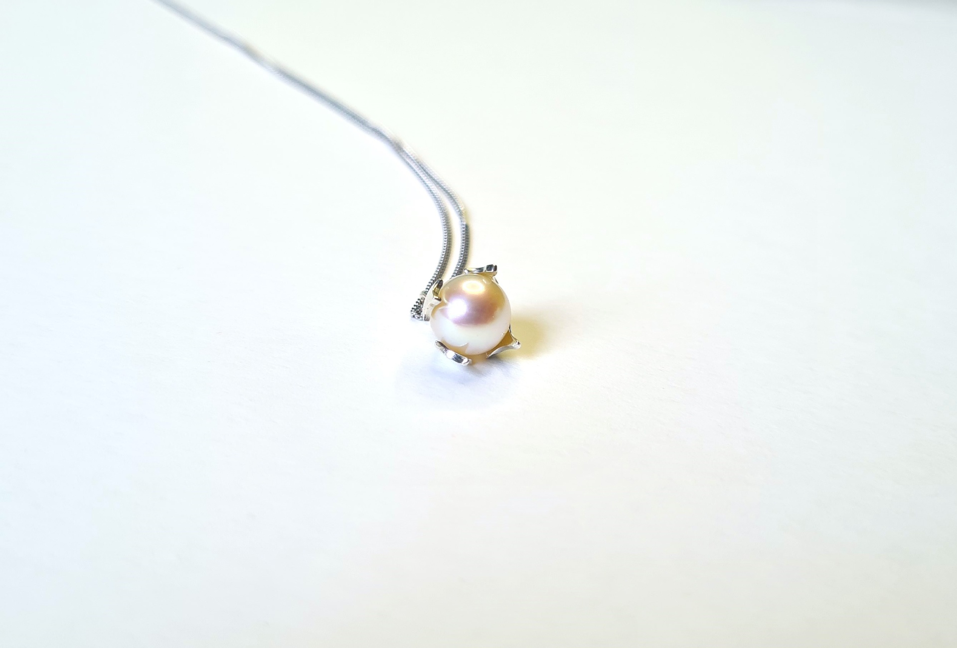 Jen & Andrew Stekhoven — Pearl Pendant view 2